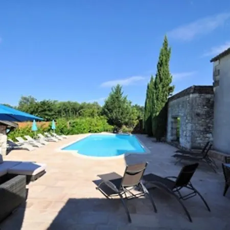 Le Manoir De Juillereau Bed & Breakfast *