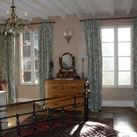 Le Manoir De Juillereau 住宿加早餐酒店